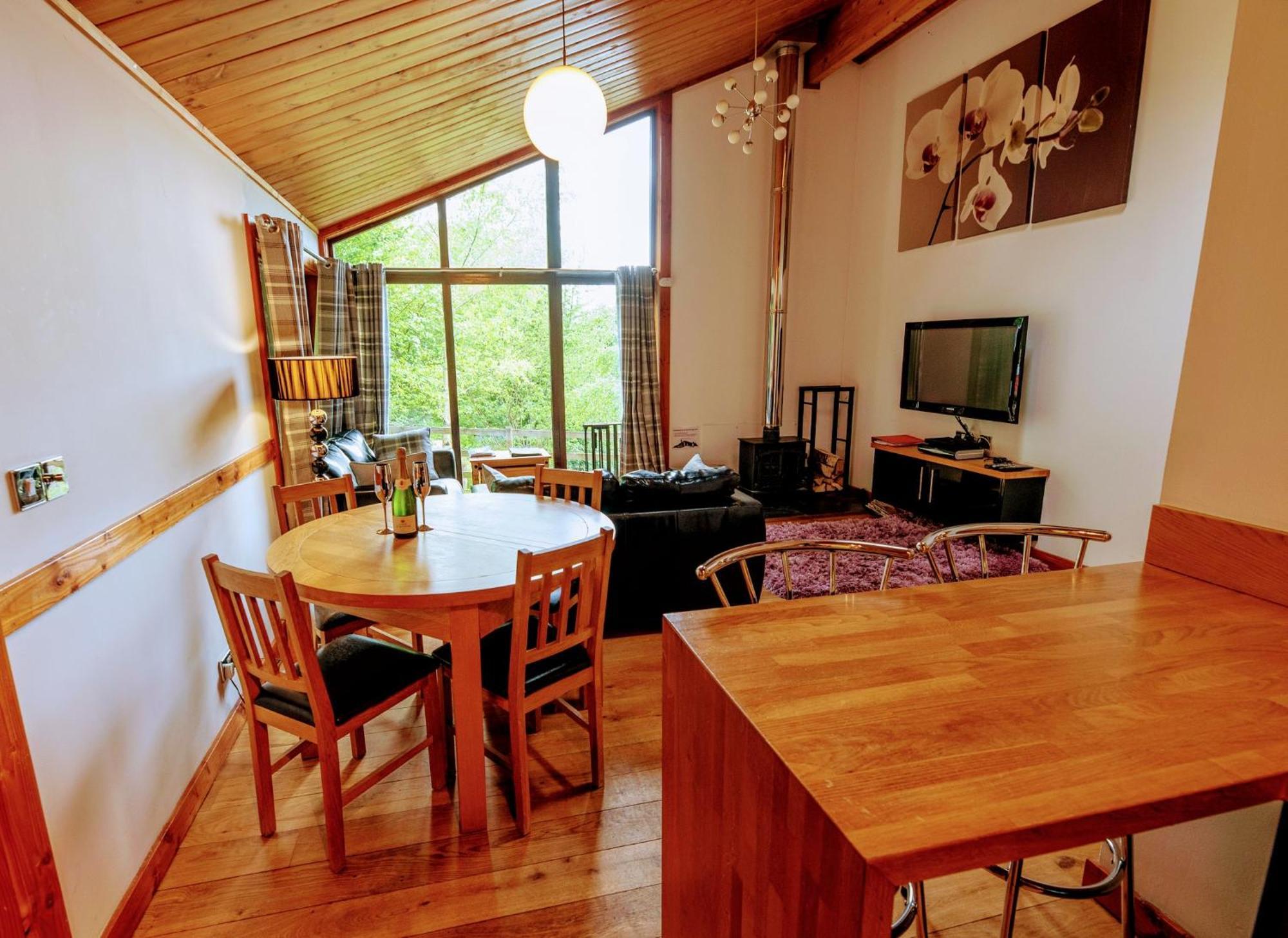 קינקרייג Loch Insh Chalets Ltd מראה חיצוני תמונה